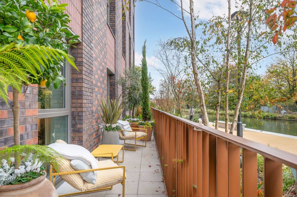 Property photo 2 of 30