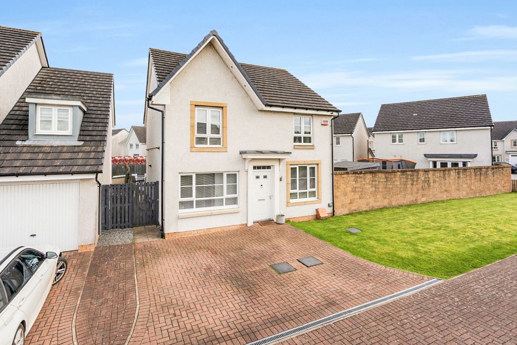 Property photo 1 of 30 5564031