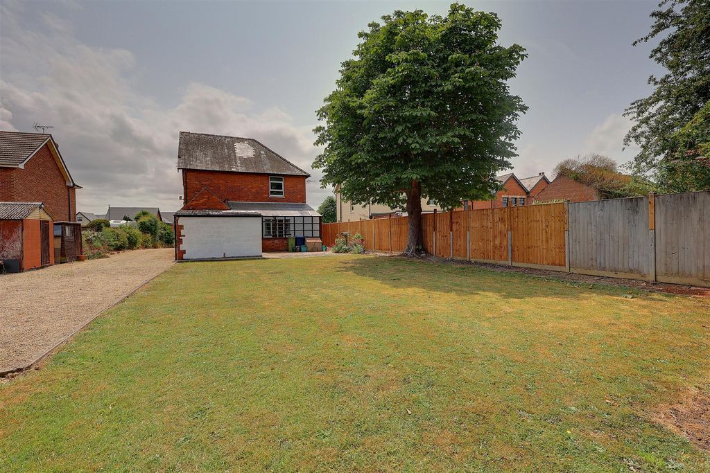 Property photo 3 of 23