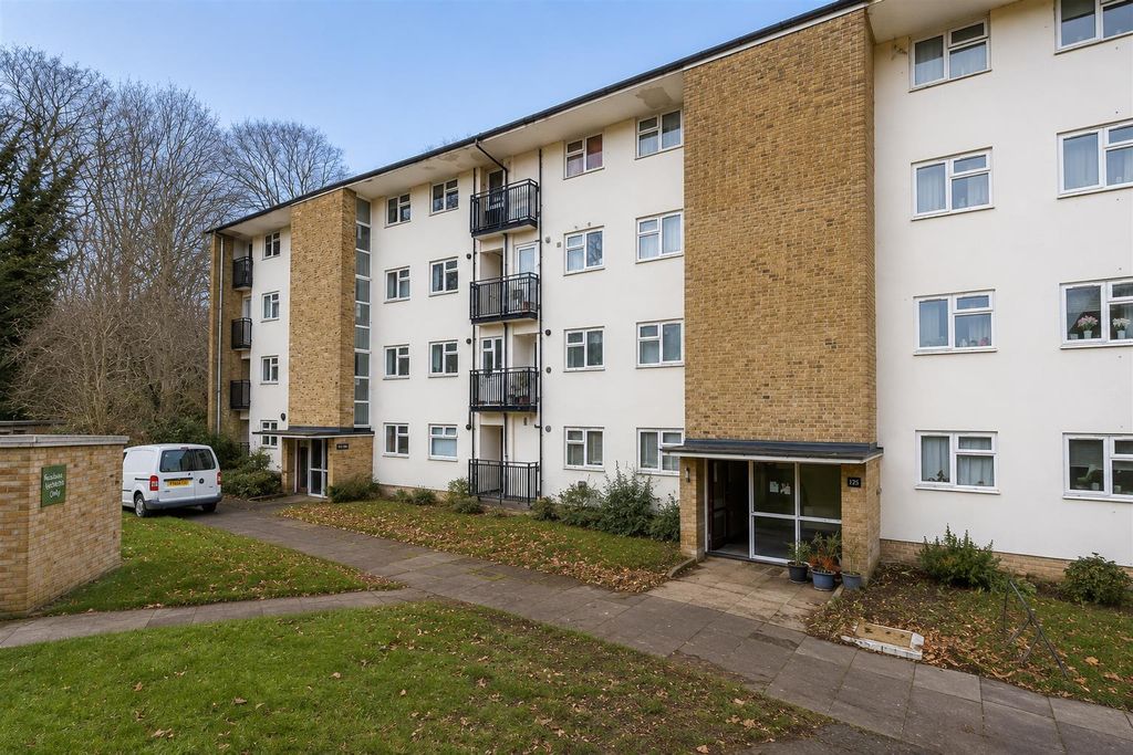 Property photo 1 of 14 Fe5B6470-Dcb0-4A38-B3A8-06E404B0B437.Png