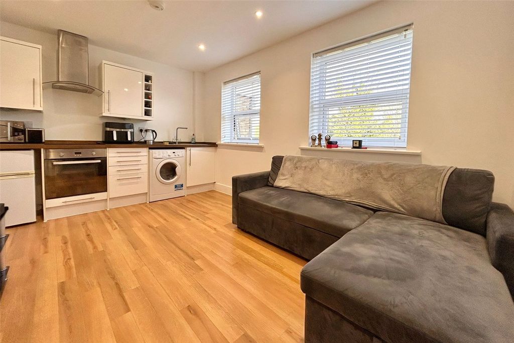 Property photo 2 of 7 Picture No. 48