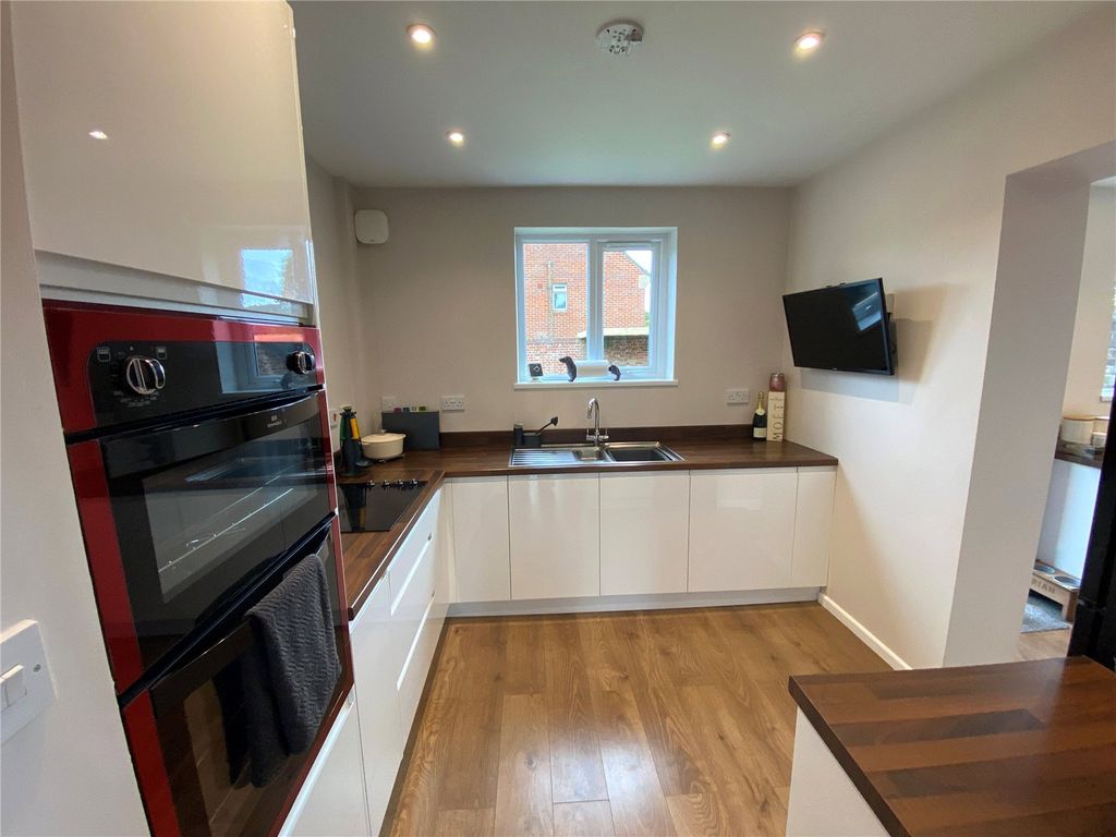 Property photo 3 of 26 Picture No. 32