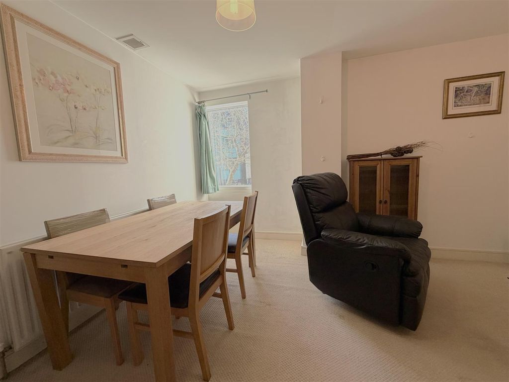 Property photo 3 of 11 Dining Area.Jpg