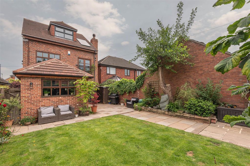 Property photo 1 of 42 Outside