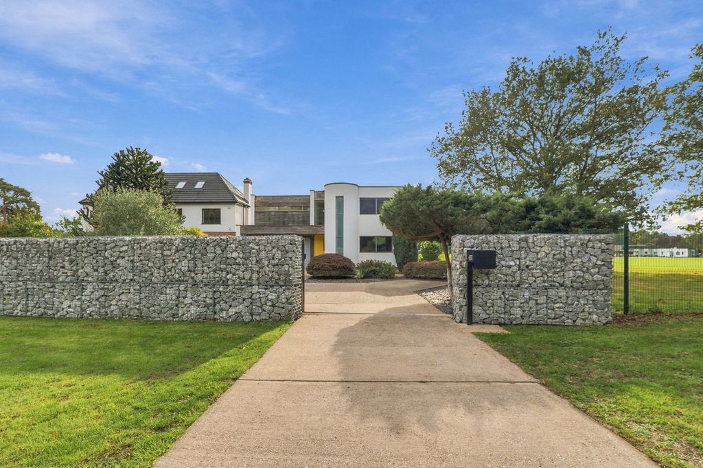 Property photo 2 of 47