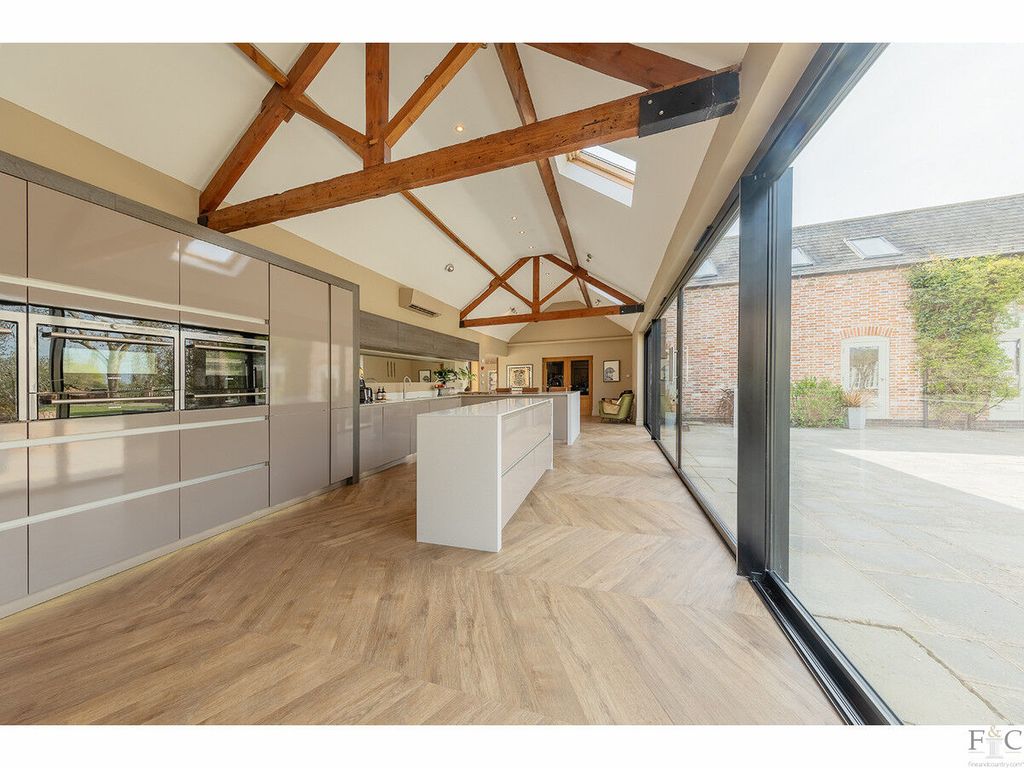 Property photo 3 of 43