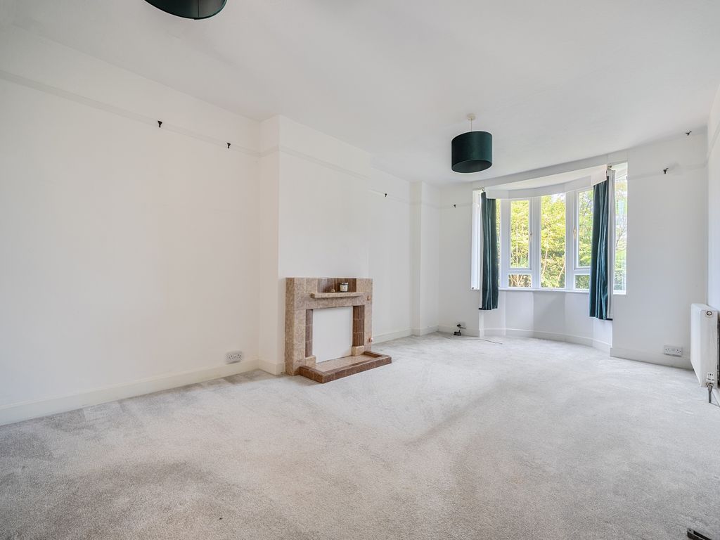 Property photo 2 of 19 1340068-17-689B4939d170d