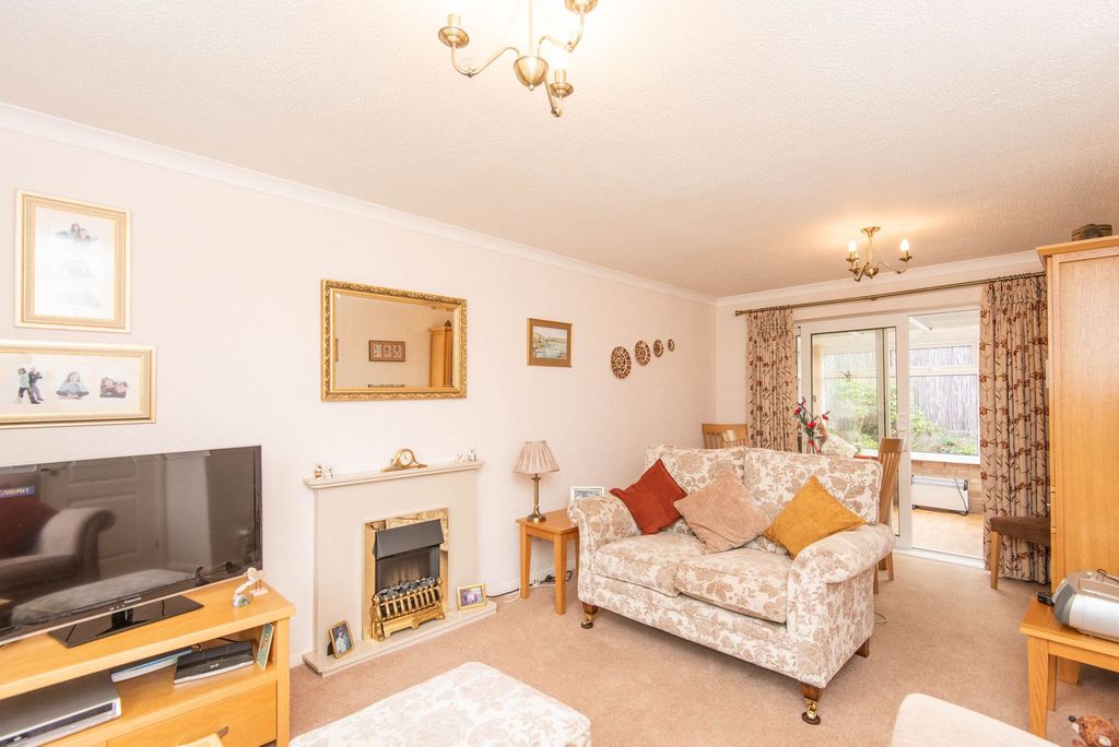 Property photo 2 of 18