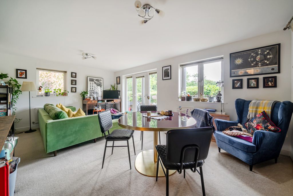 Property photo 2 of 11 1465753-10-6A0Df1...