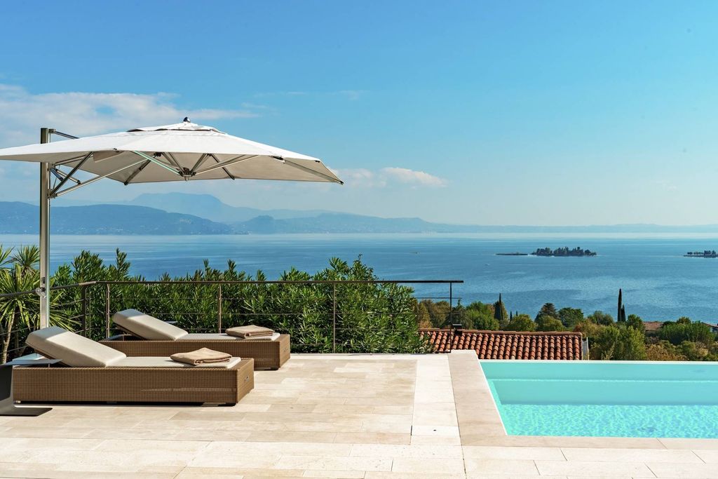 Property photo 1 of 27