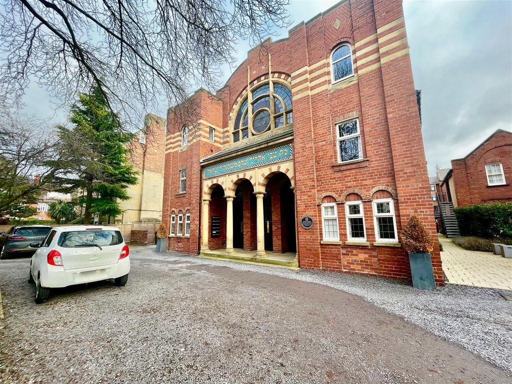 Property photo 3 of 19 External