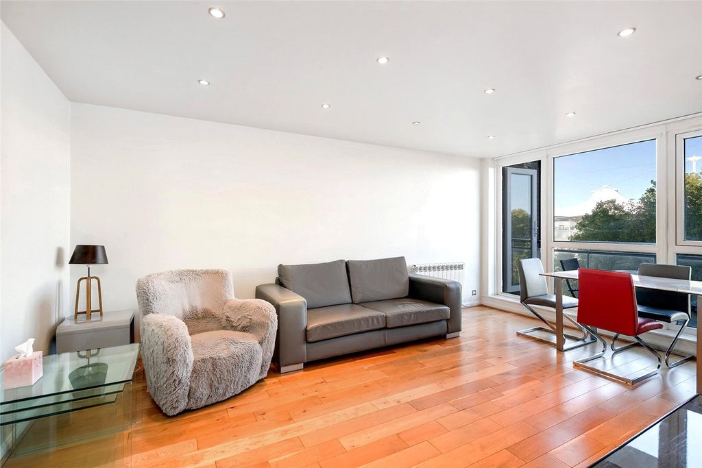 Property photo 1 of 17 Picture No. 10