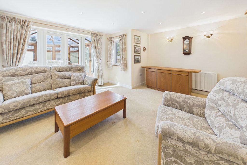 Property photo 3 of 27