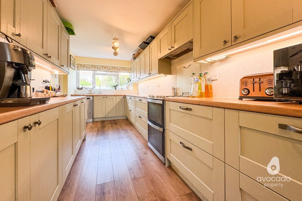 Property photo 2 of 20 5090394