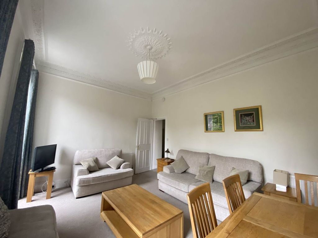 Property photo 3 of 17 Liv4