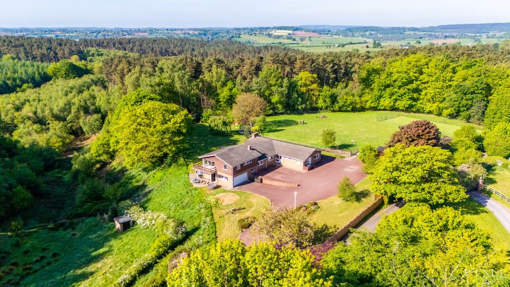 Property photo 1 of 61 4186993