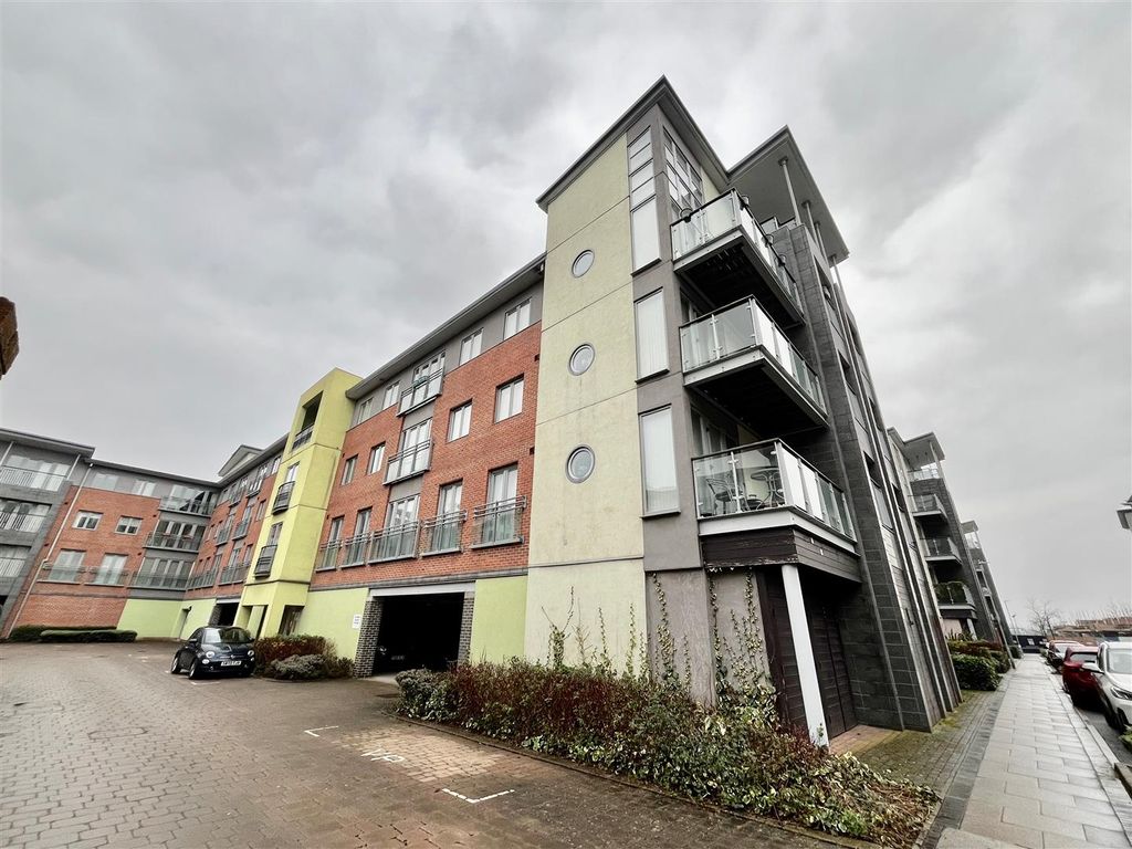 Property photo 2 of 6 External