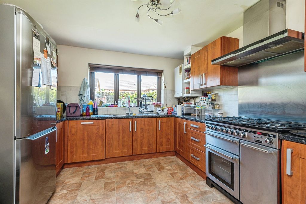 Property photo 3 of 16