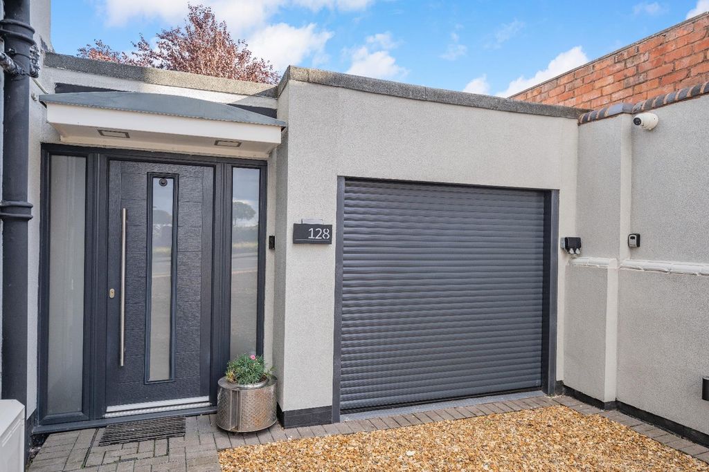 Property photo 3 of 61 8661192-Exterior25.Jpg