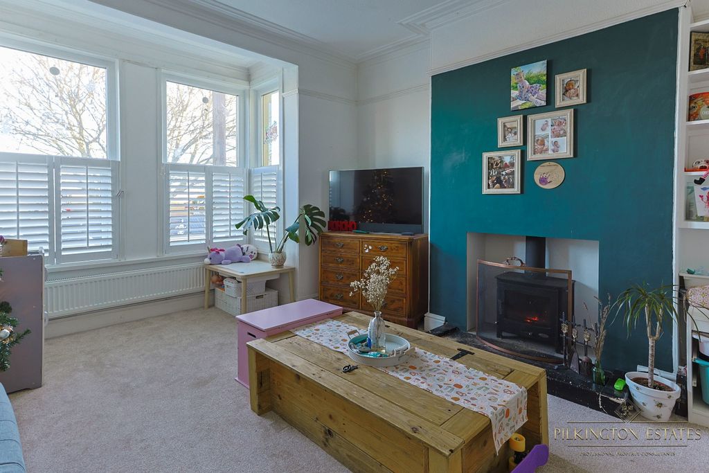 Property photo 2 of 18 4730293