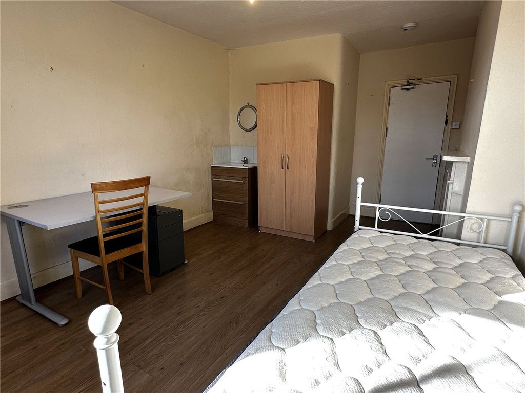 Property photo 2 of 3 Picture No. 06