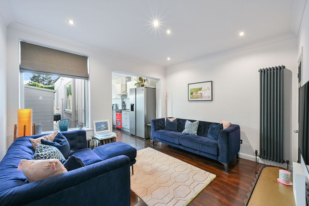 Property photo 3 of 11