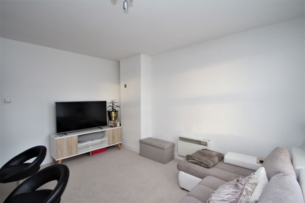 Property photo 3 of 6