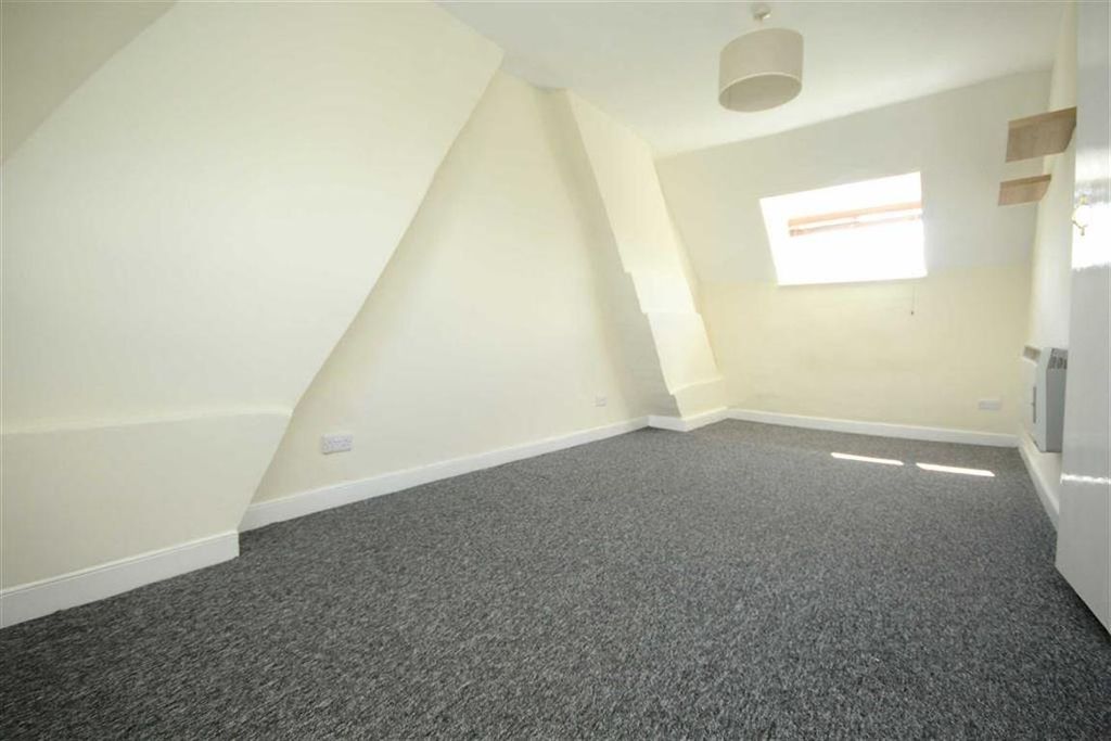 Property photo 3 of 7 Living Room