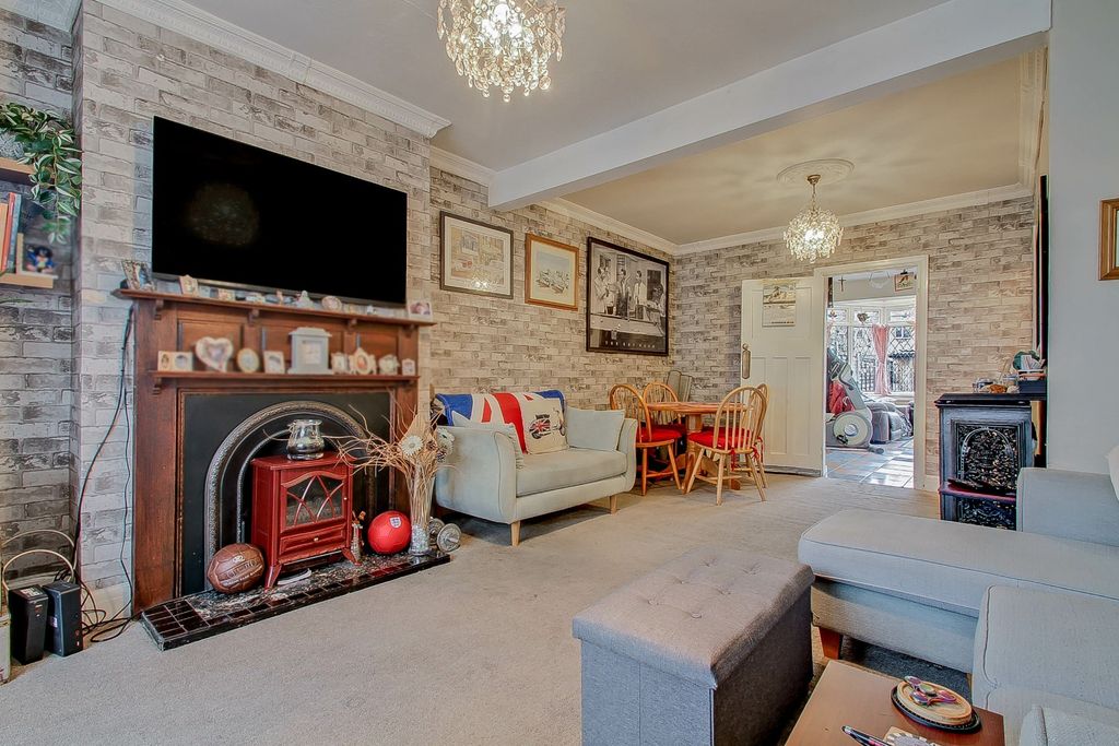 Property photo 2 of 12 4668123