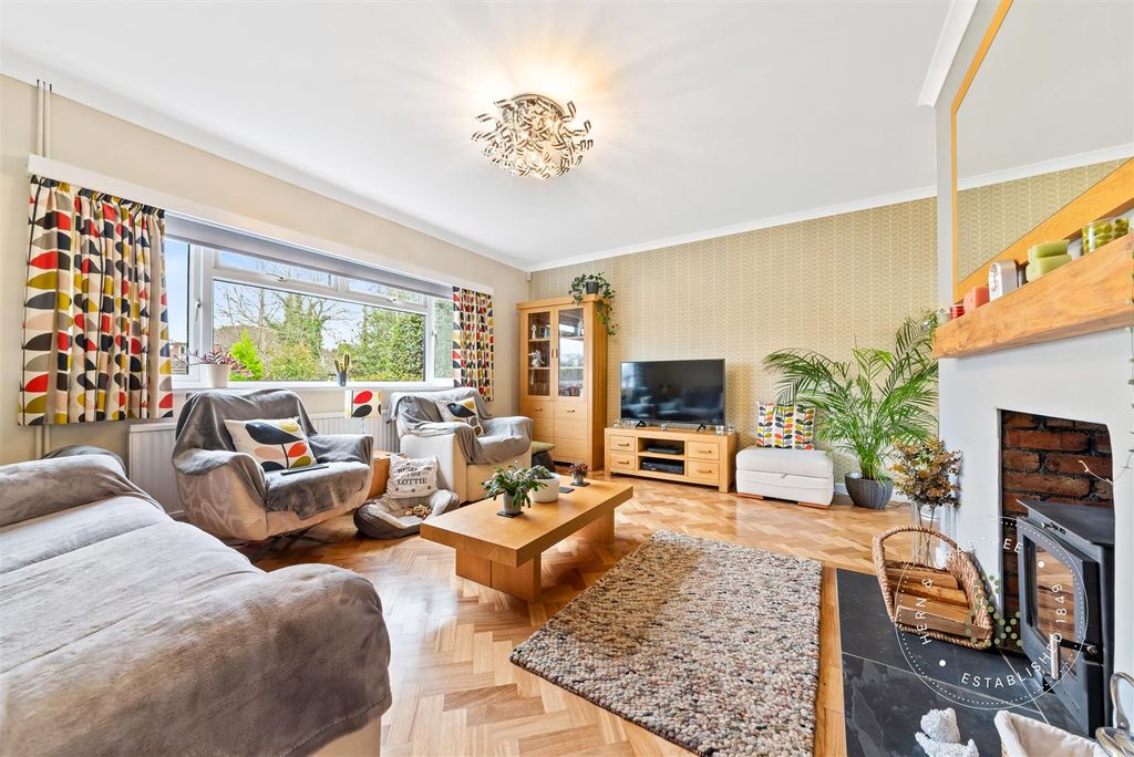 Property photo 2 of 47 Pwllmelin-Road-04.Jpg