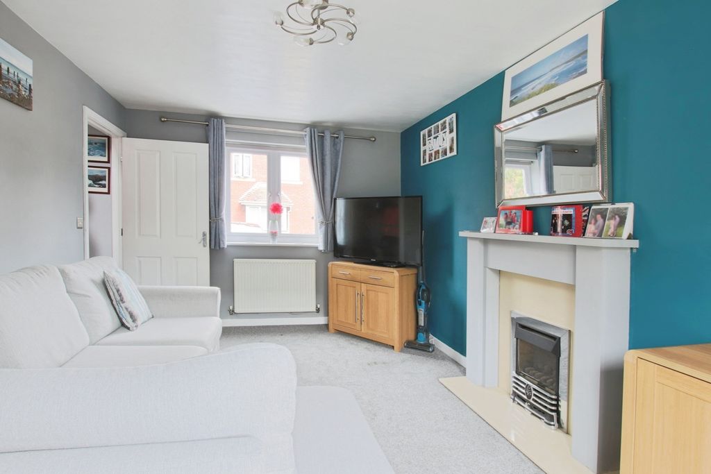 Property photo 2 of 21 3902046