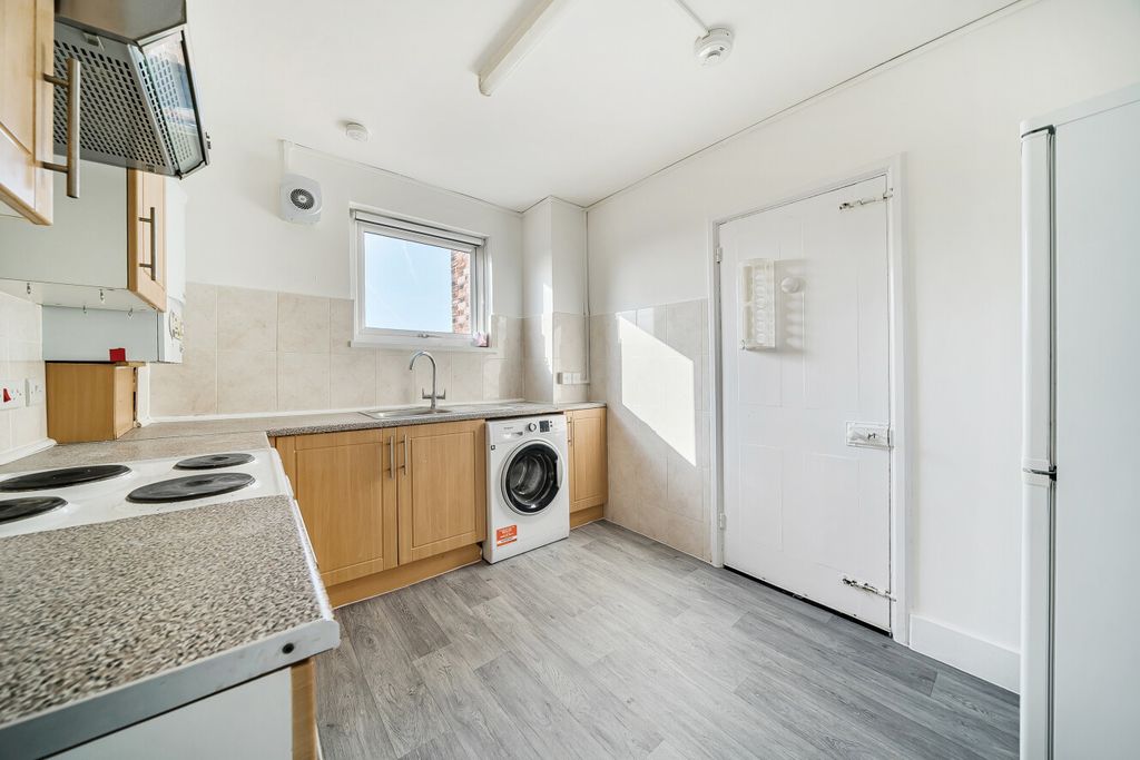 Property photo 3 of 14 1-699Fc62Ac2F0F-1...