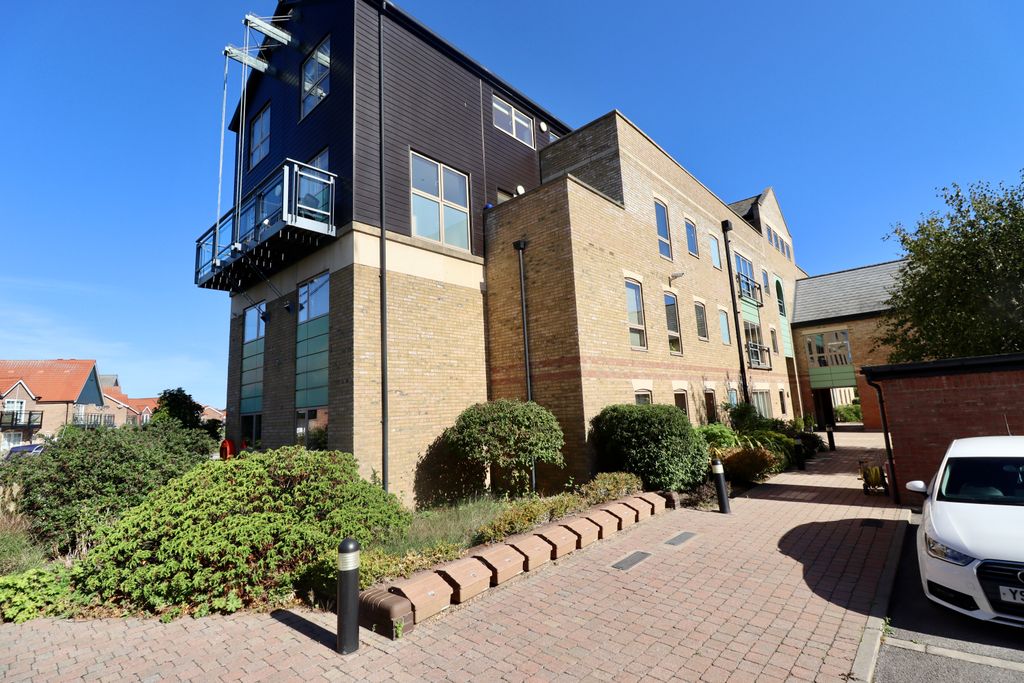 Property photo 1 of 19