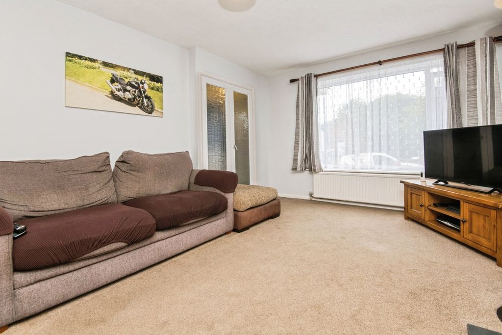 Property photo 2 of 17 Photo