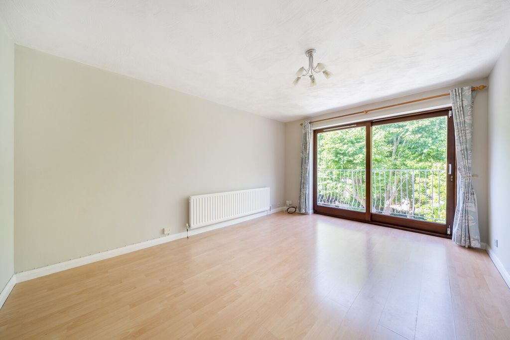 Property photo 2 of 9 1483166-11-6A3A9A...