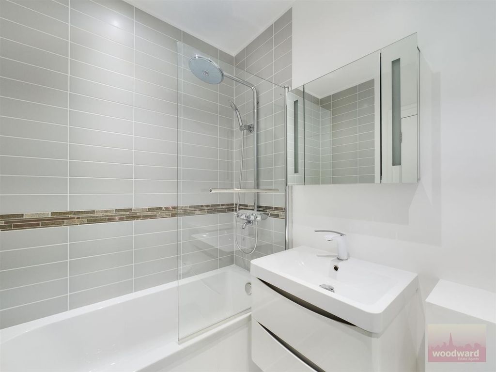 Property photo 2 of 11 Cam01320G0-Pr0038-Still007.Jpg