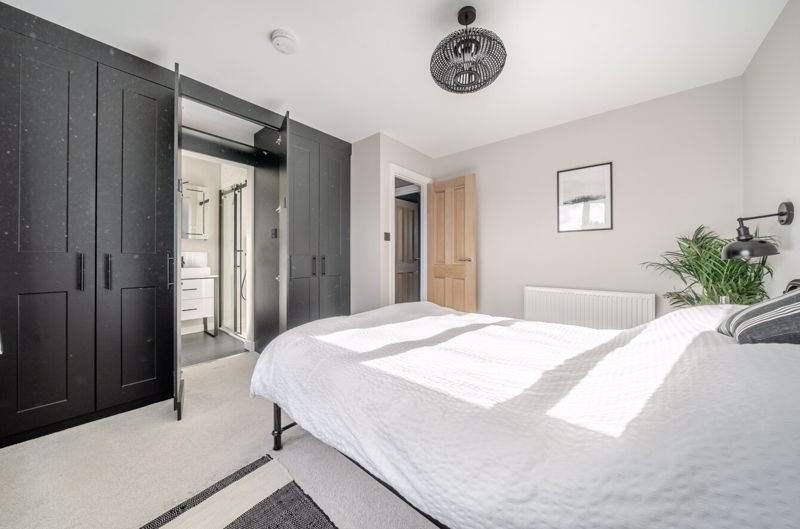 Property photo 3 of 22 Bedroom 1 Angle 2