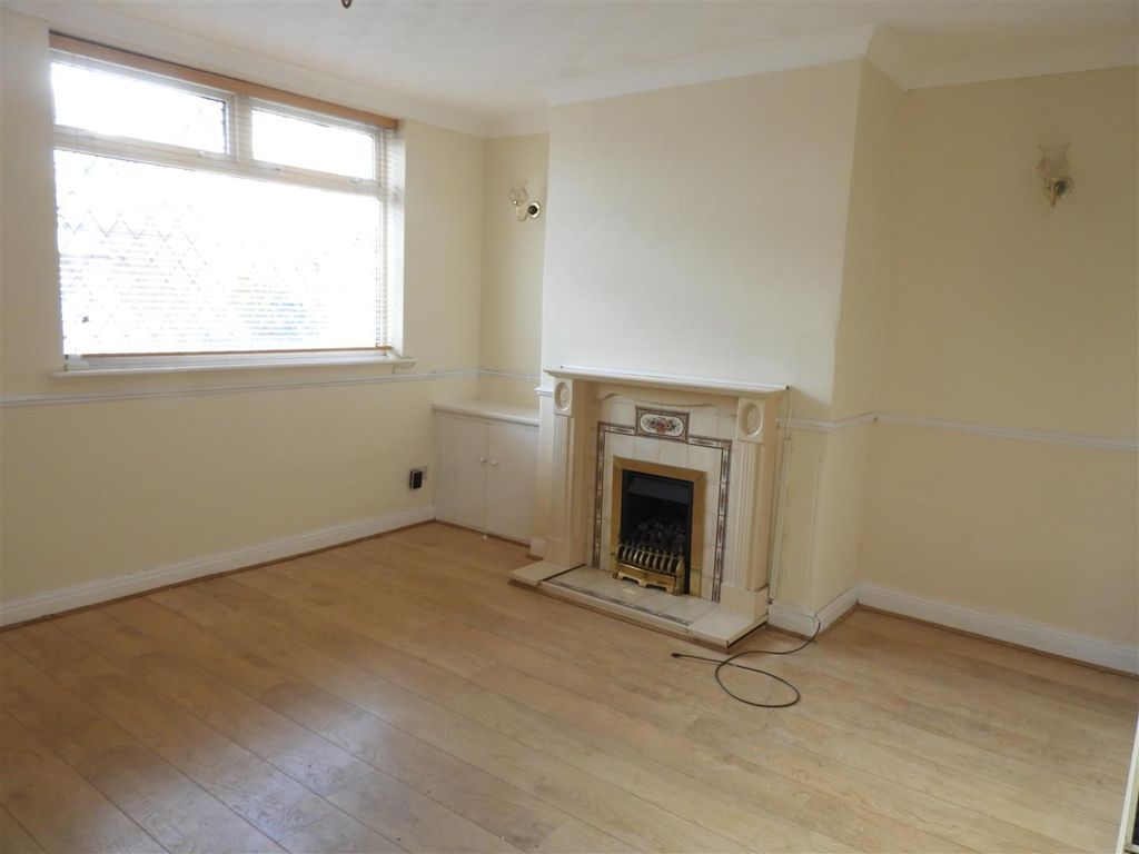 Property photo 2 of 9 49 Priory Street New Lounge.Jpg