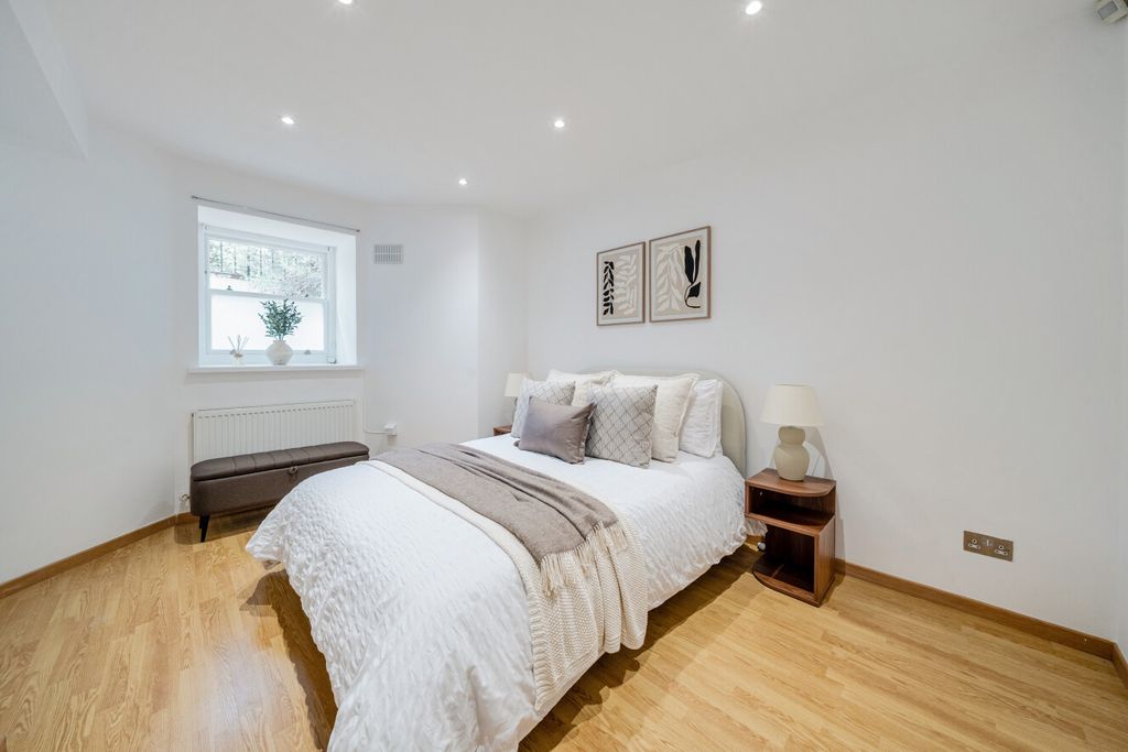 Property photo 3 of 11 1441682-17-69E208...