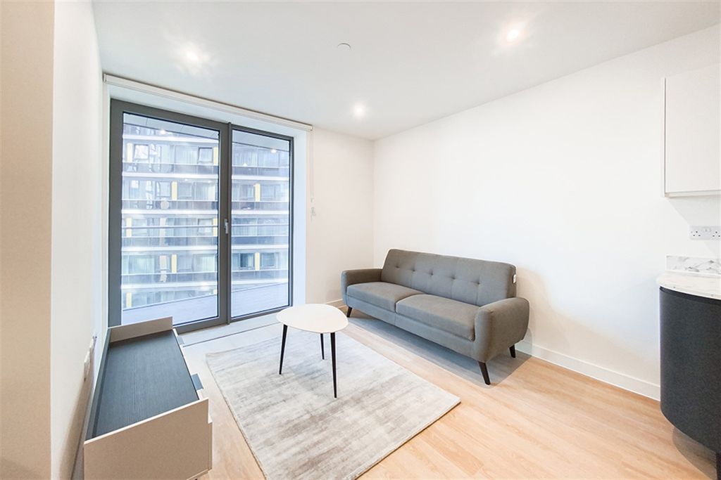 Property photo 1 of 7 (Main)