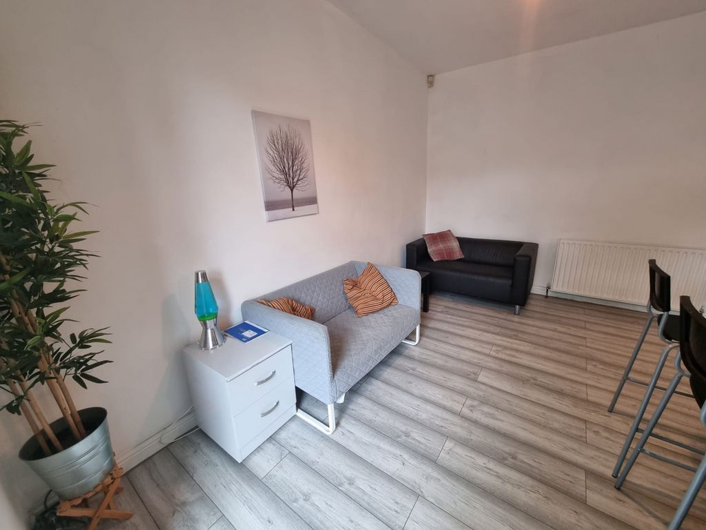 Property photo 1 of 12 Olney Street