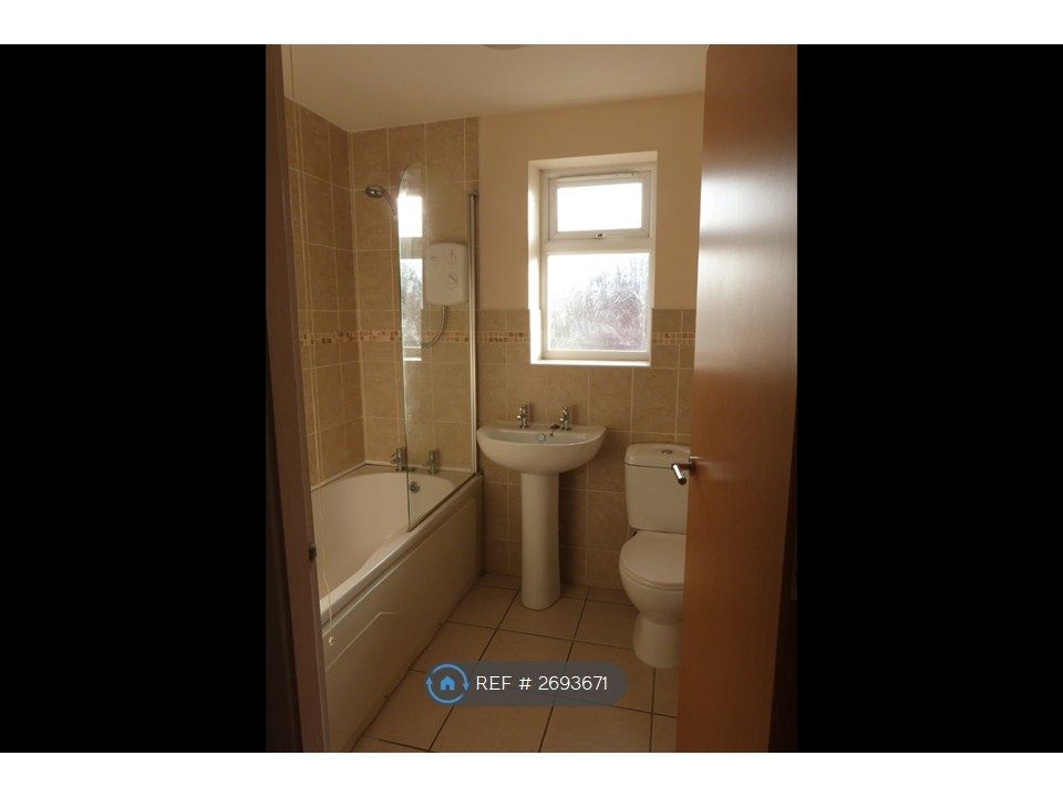 Property photo 3 of 10 Main Bathroom