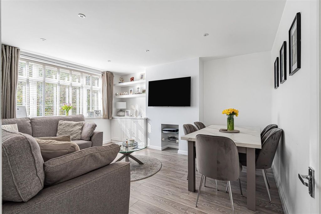 Property photo 1 of 17 24_76501.Jpg