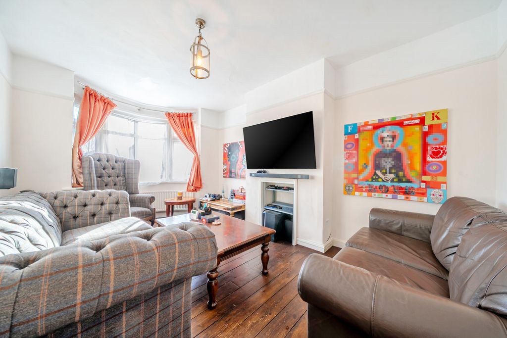 Property photo 2 of 16 1385093-9-695Bbcf...