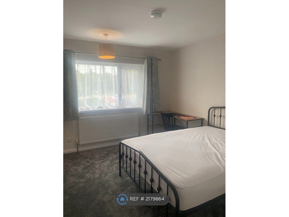 Property photo 3 of 10 Room2 (Currently Available)