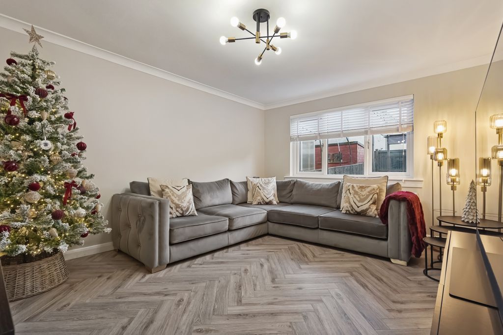 Property photo 2 of 21