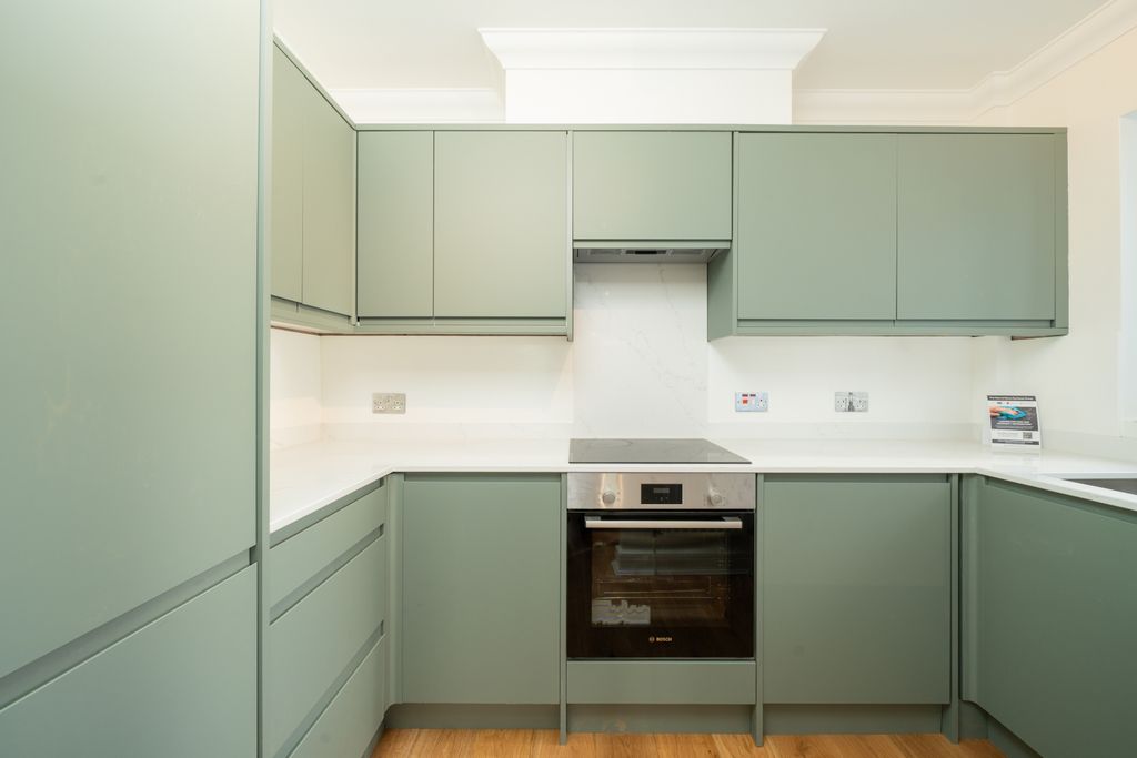 Property photo 3 of 13 Kitchen (1)