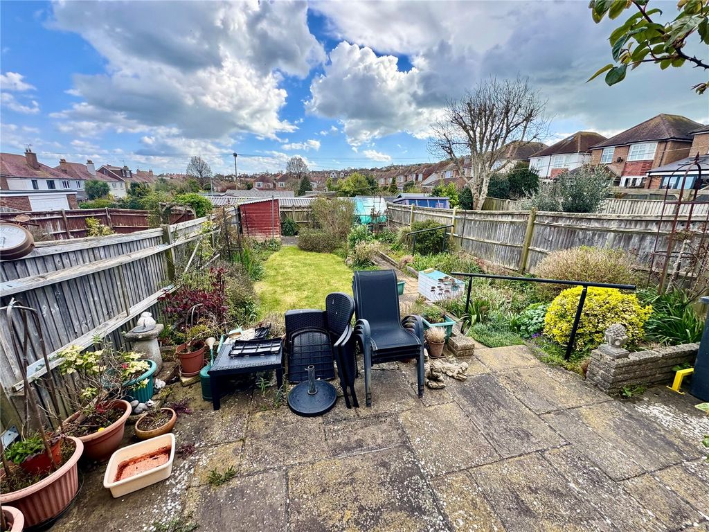 Property photo 2 of 16 Picture No. 24