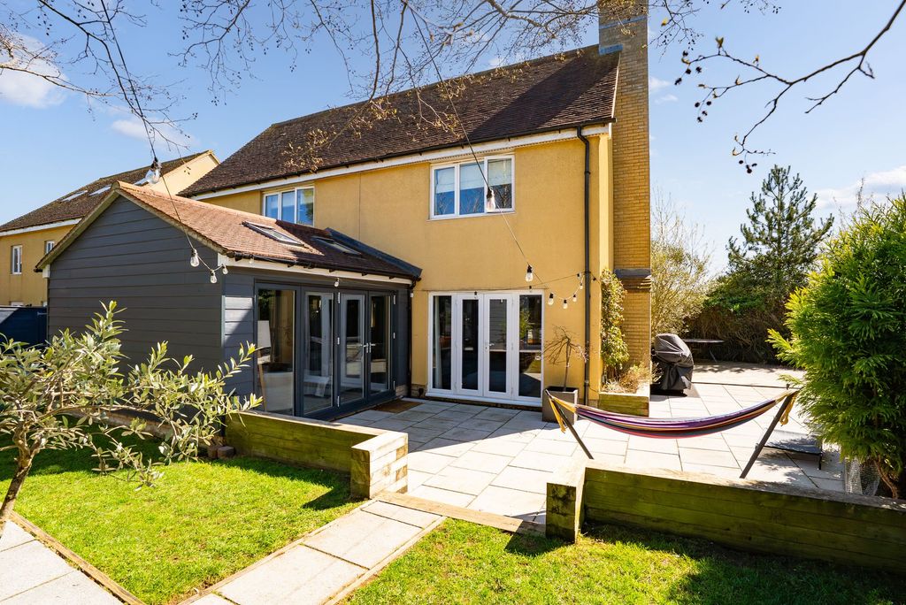 Property photo 3 of 37