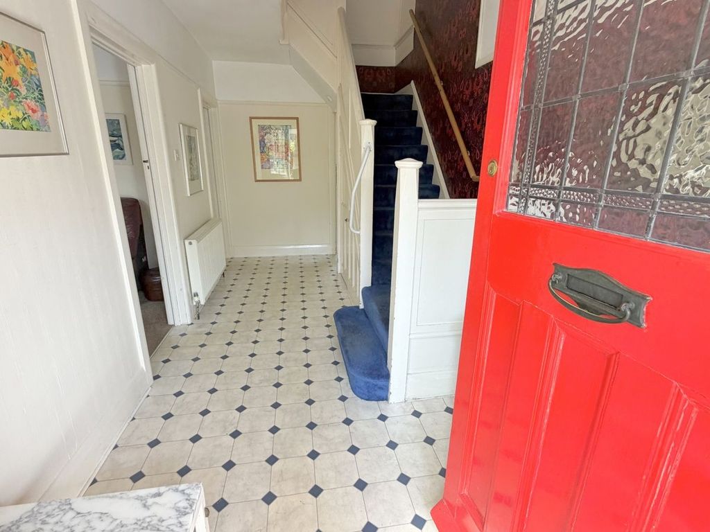 Property photo 3 of 34